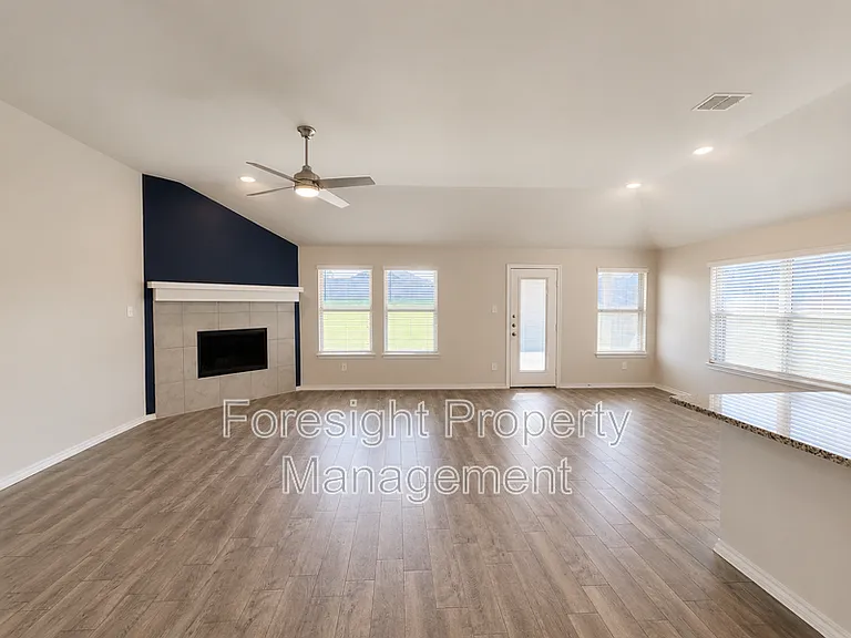538 Concho St — Photo 14