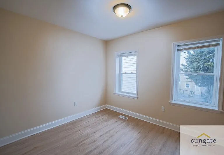 3205 Esther Pl — Photo 10