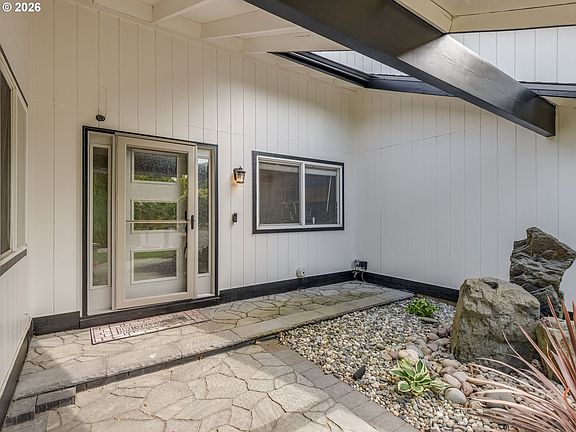 5th image of 3520 NW Park View Dr