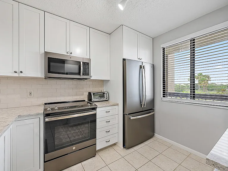 301 S Seas Dr #305 — Photo 8