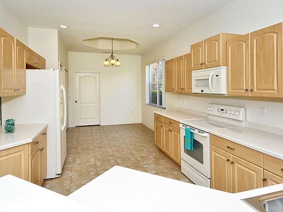 3rd image of 3760 Cadbury Cir