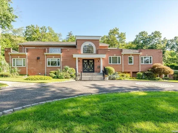 4 Sinclair Drive, Great Neck, NY 11024