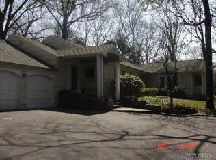 2026 Ridge Rd, Syosset, NY 11791