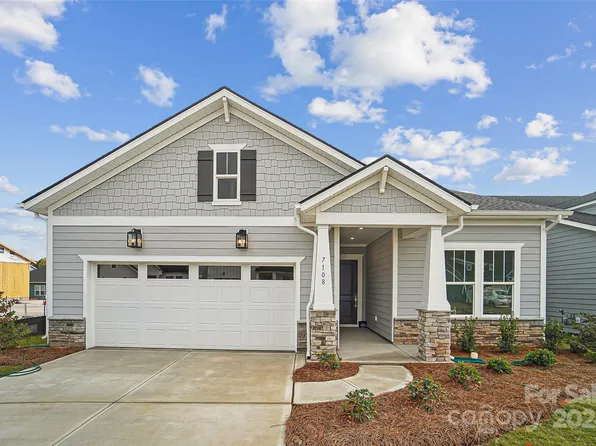 7108 Wayfarer Dr #82, Charlotte, NC 28269