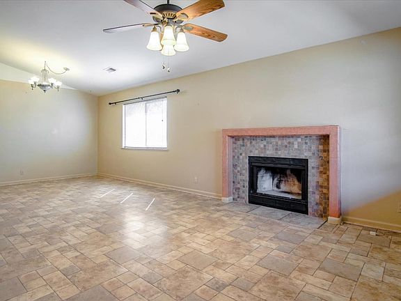 5th image of 2091 Highland Dr