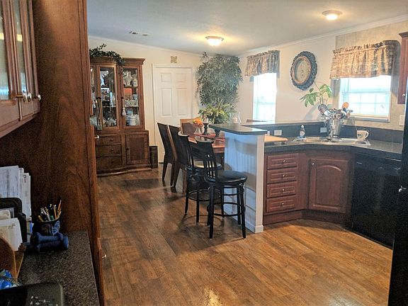 5th image of 1306 Lily Ct
