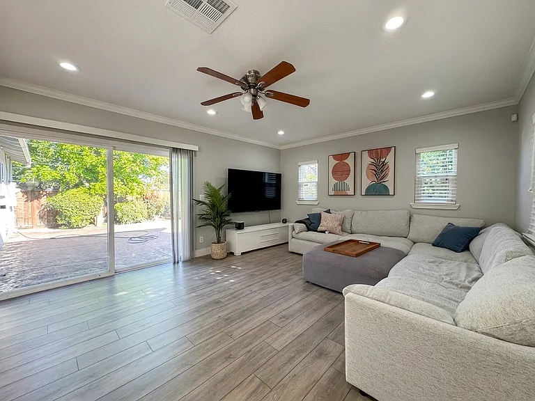 2062 Leon Dr — Photo 12