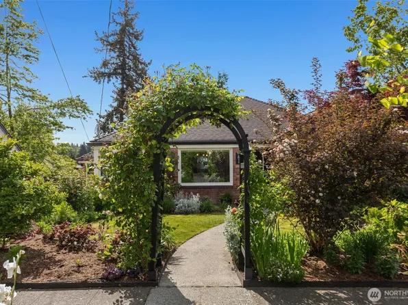 3811 39th Avenue S, Seattle, WA 98118