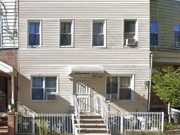 12-24 30th Road, Astoria, NY 11102
