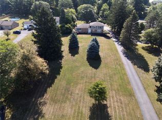 40 Church Hill Rd, Henrietta, NY 14467