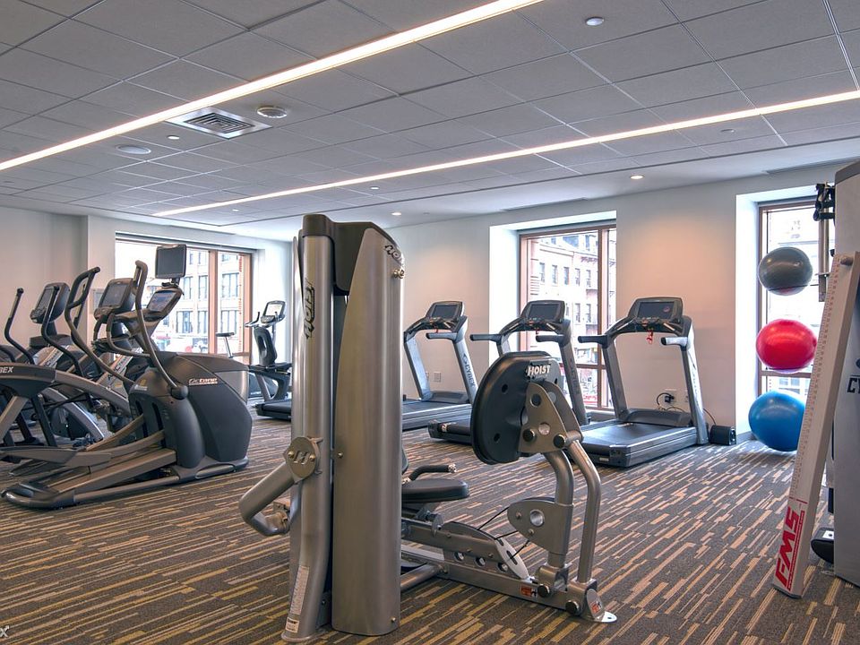 5-Our-24-hour-fitness-center-has-ample-space