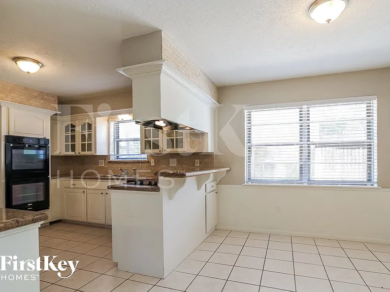 11914 Gardenglen Dr — Photo 6