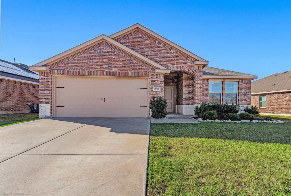 1901 Yale St, Farmersville, TX - View 3