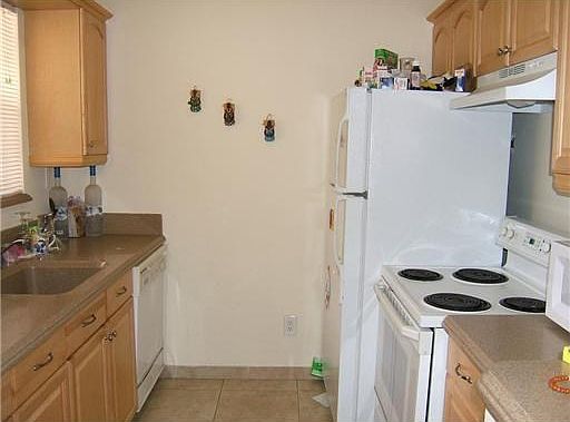2nd image of 820 Cypress Park Way APT L