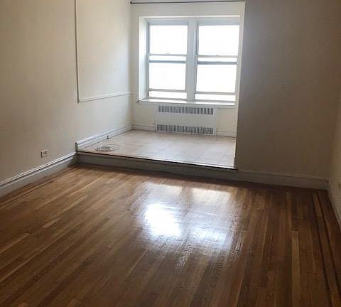 2nd image of 1860 E 12th St APT B9