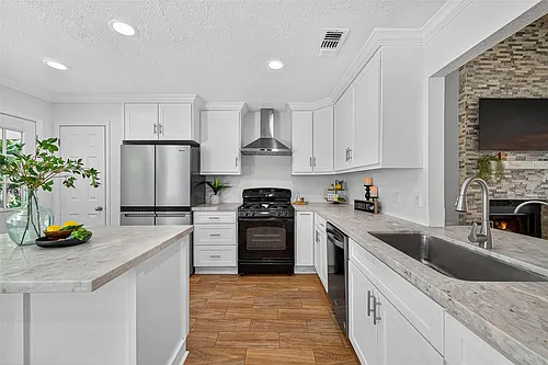 5323 Windsong Trl Photo 1