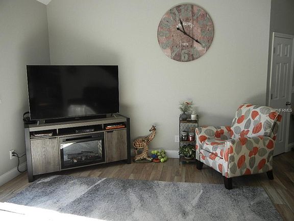 4th image of 713 Heathrow Ln