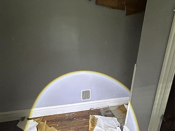 4th image of 4210 Holly Ave