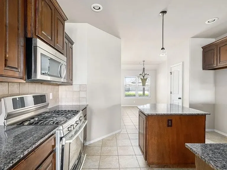 13332 S 21st Pl — Photo 8
