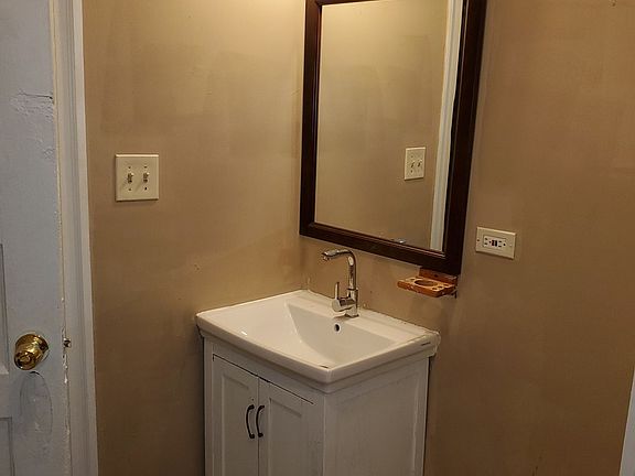 5th image of 13230 S Carondolet Ave