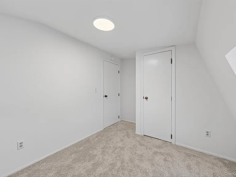 12 Scotchtown Ave — Photo 32