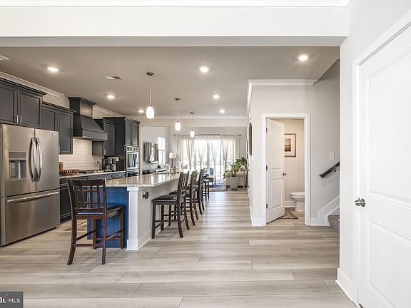 3rd image of 34228 Graham Cir
