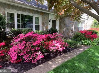 1415 Hollywood Dr, Lancaster, PA 17601