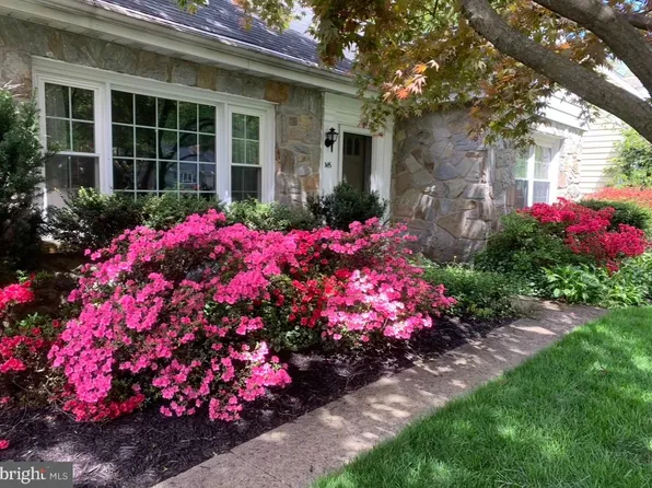 1415 Hollywood Dr, Lancaster, PA 17601