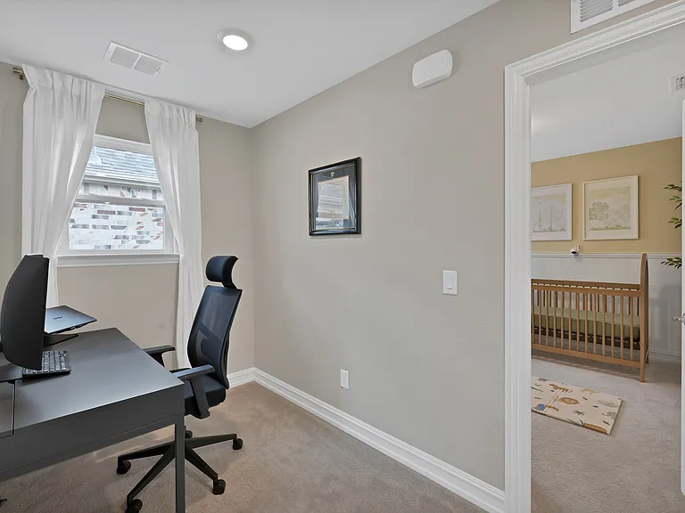 758 Creekwater Ln — Photo 20