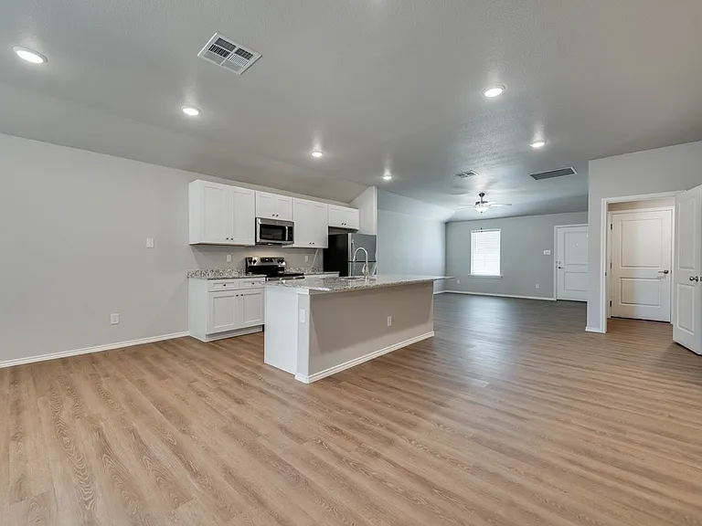 8211 E County Road 111 — Photo 10