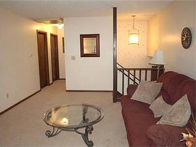 5th image of 162 Greer Dr E