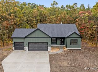 14081 Taft St, Spring Lake, MI 49456