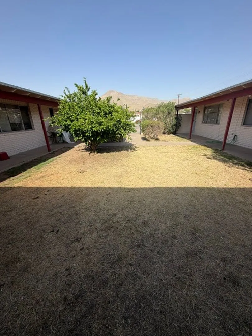 3905 FLORY #10 — Photo 2