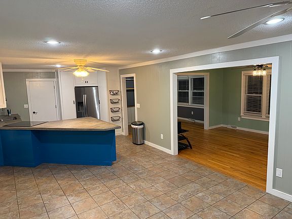 4th image of 2314 W Palmer Dr