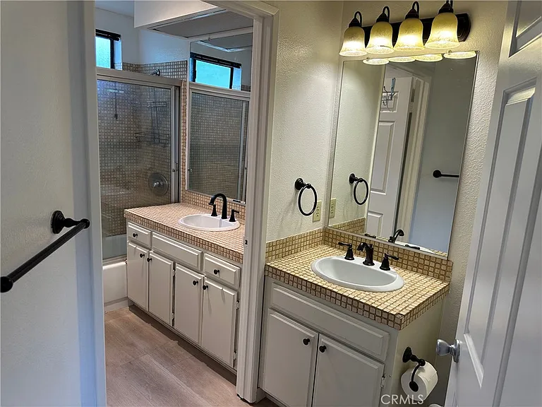 22518 Avenue San Luis — Photo 15