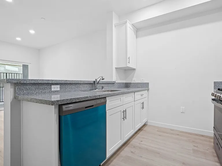 YaYa Columbus Apartments — Photo 6