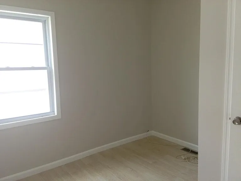 432 Ashley St — Photo 11
