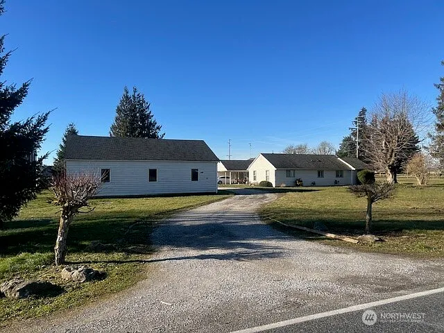 8885 Line rd photo 1