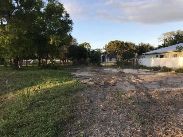 6944 2nd St, Jupiter, FL 33458