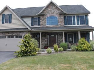 2293 Bodie Island Dr, Chambersburg, PA 17202