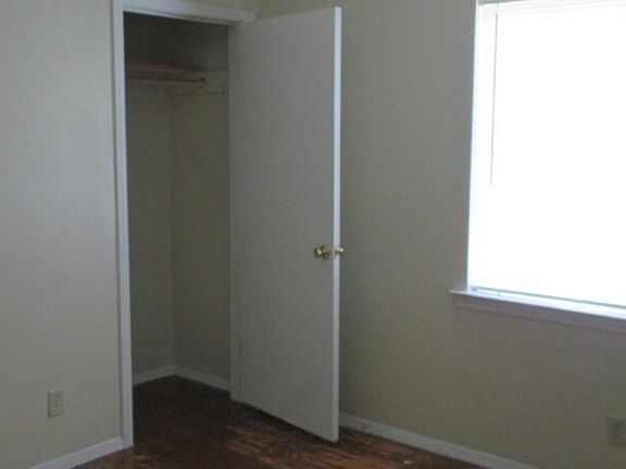5th image of 4372 Deerland St