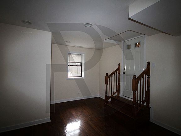 3rd image of 4645 N Wolcott Ave #4651G