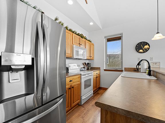 5th image of 850 Blue River Pkwy Unit E2
