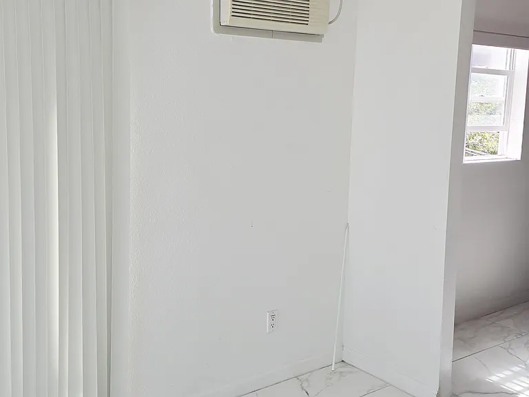 2230 E Ocean Blvd #19 — Photo 19