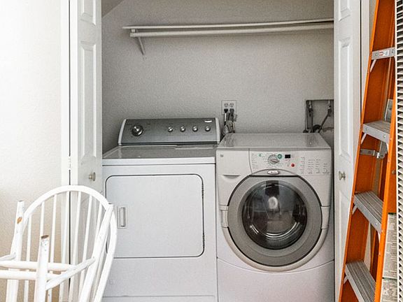5th image of 4055 W Rosecrans Ave #H