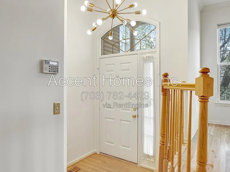 21217 Millwood Sq — Photo 7