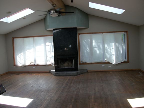 5th image of 10721 S Lawler Ave