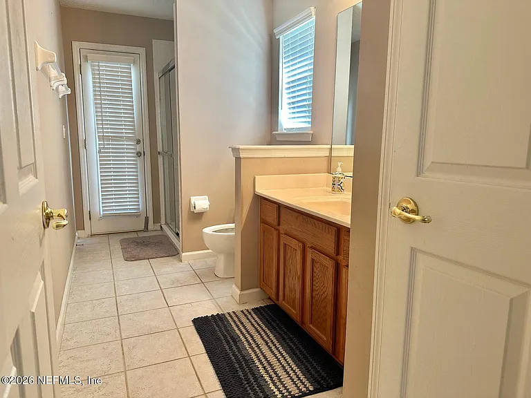 1932 Lyndhurst Dr — Photo 10