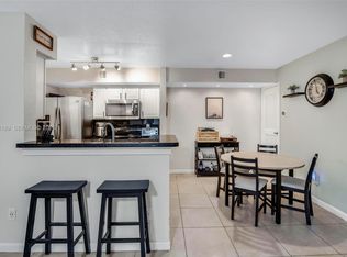 875 Riverside Dr APT 712, Coral Springs, FL 33071