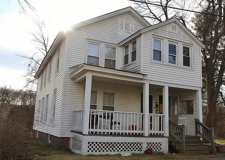 4 bed, $3,800 — Photo 1